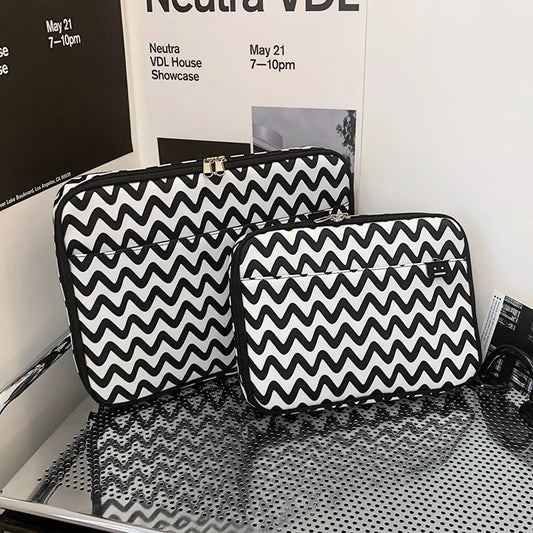 Pouchette PC Black Wavy de 11-14 Pouces